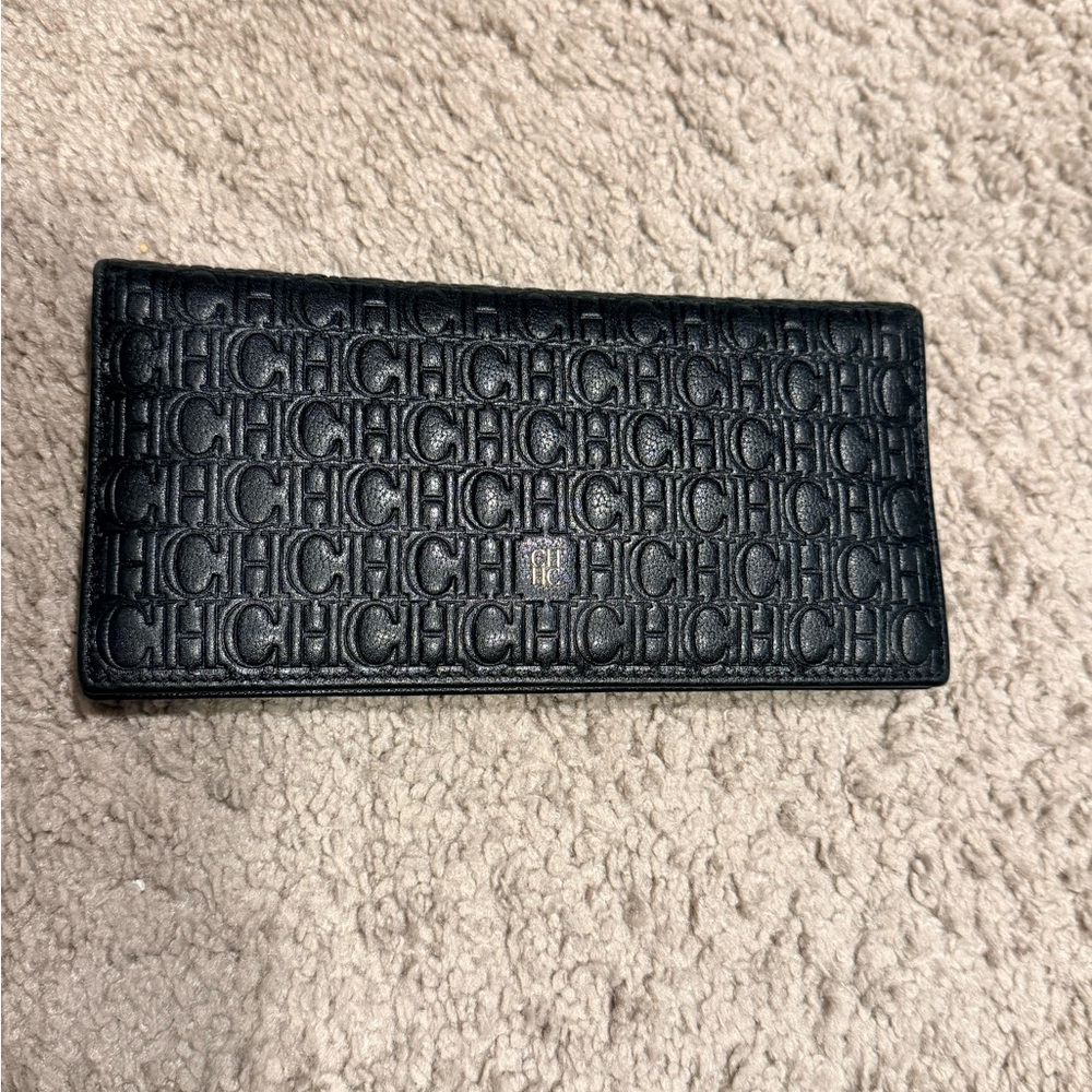Carolina Herrera Black Leather Wallet - Picture 2 of 9